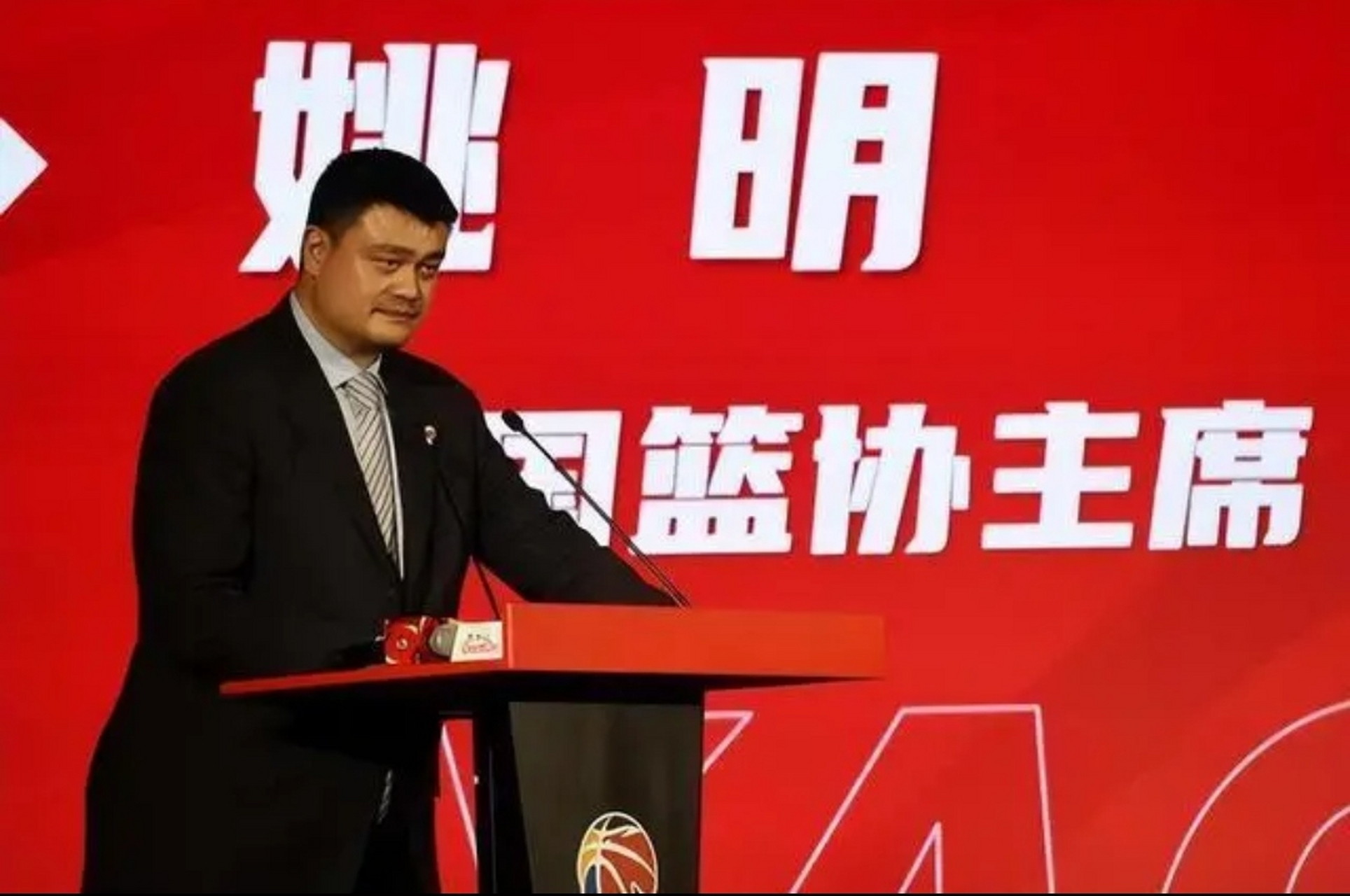 乐鱼关于转折点！新疆广汇更衣室发声；CBA常规赛赛后攻防权衡；引发热议；团队化学反应显著的信息